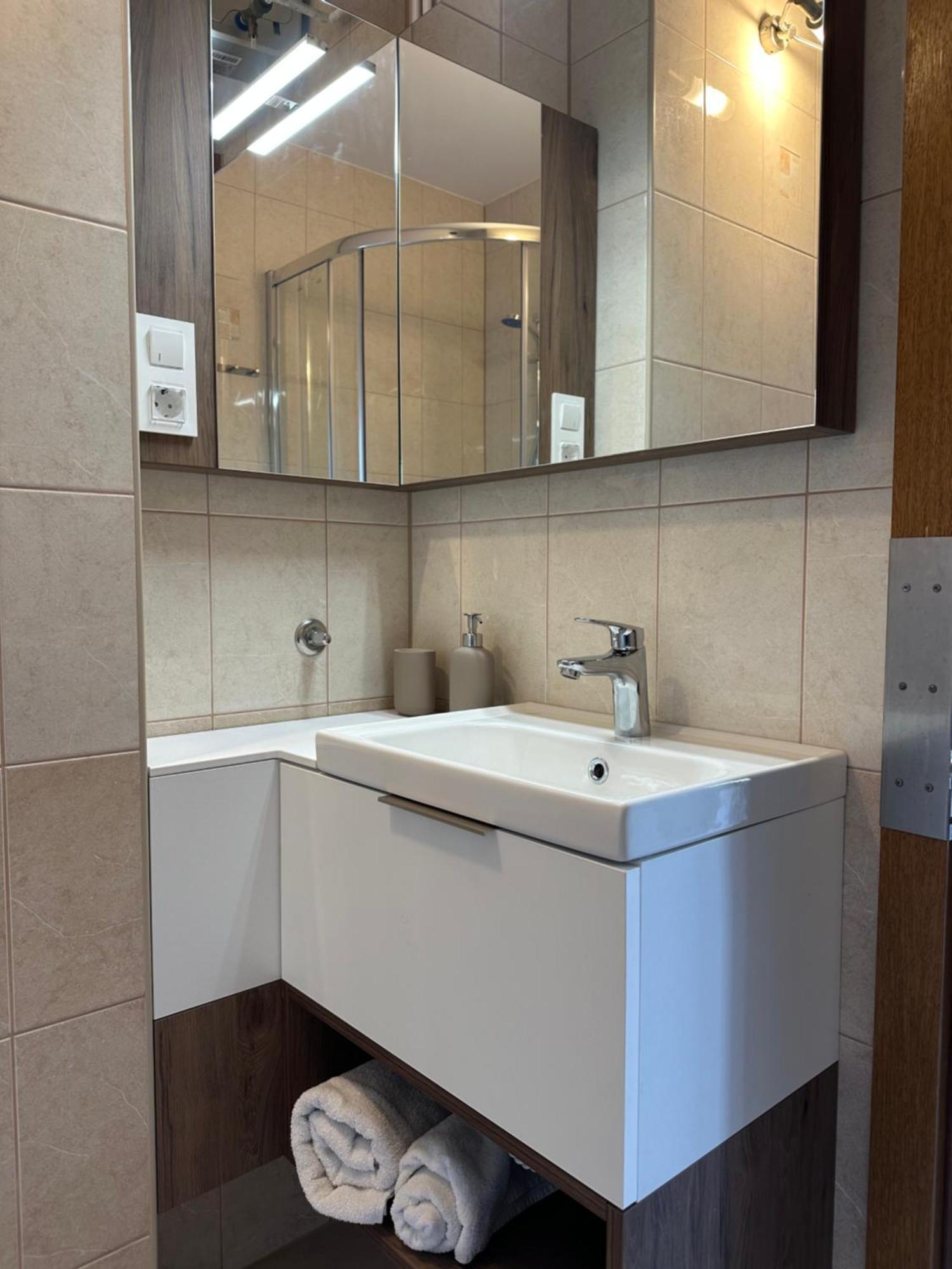 Apartmani Samec Новалья Экстерьер фото