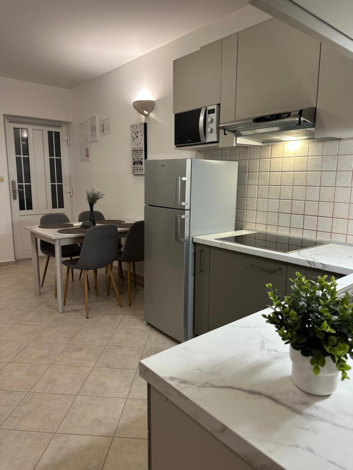Apartmani Samec Новалья Экстерьер фото