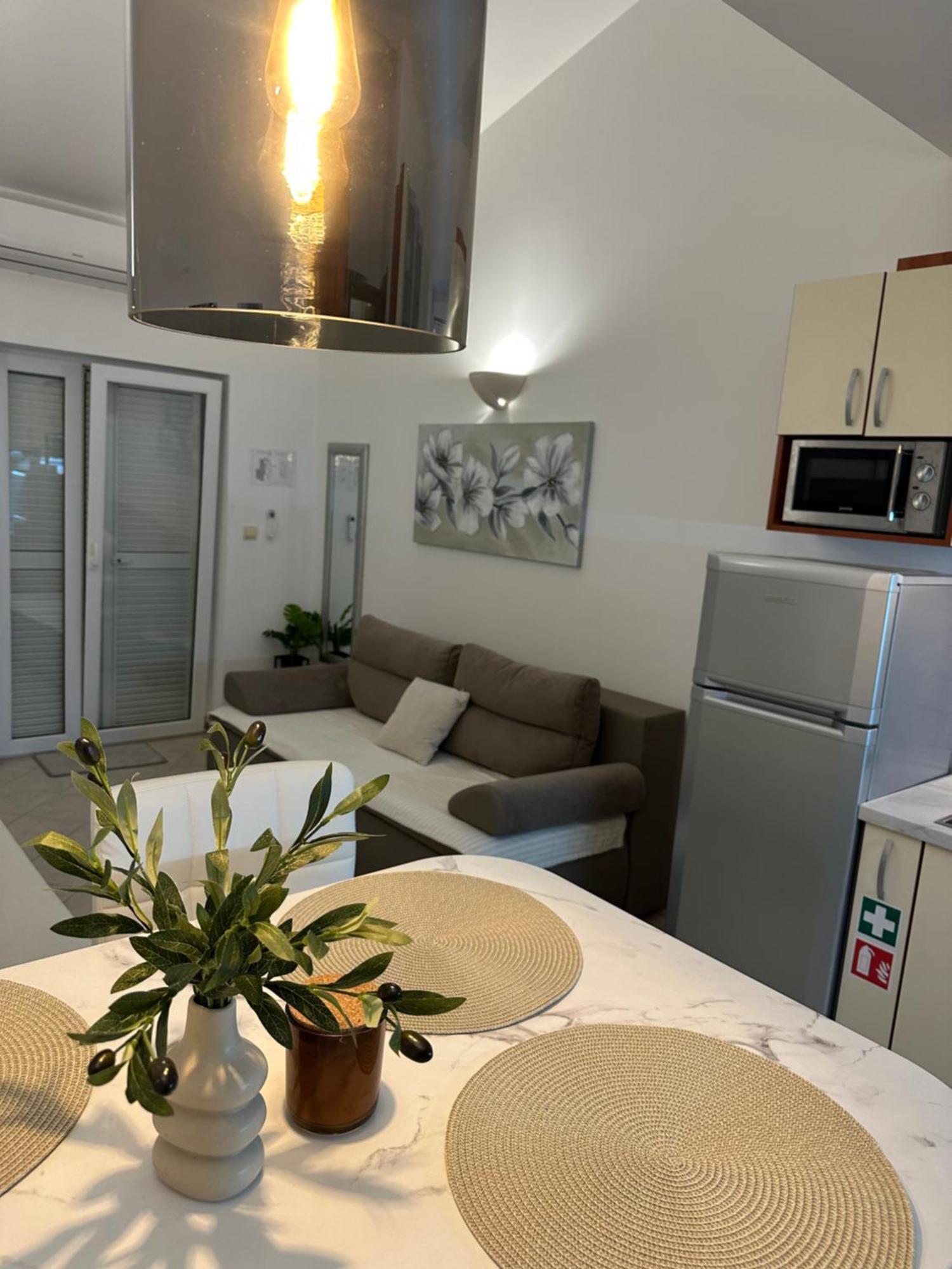 Apartmani Samec Новалья Экстерьер фото